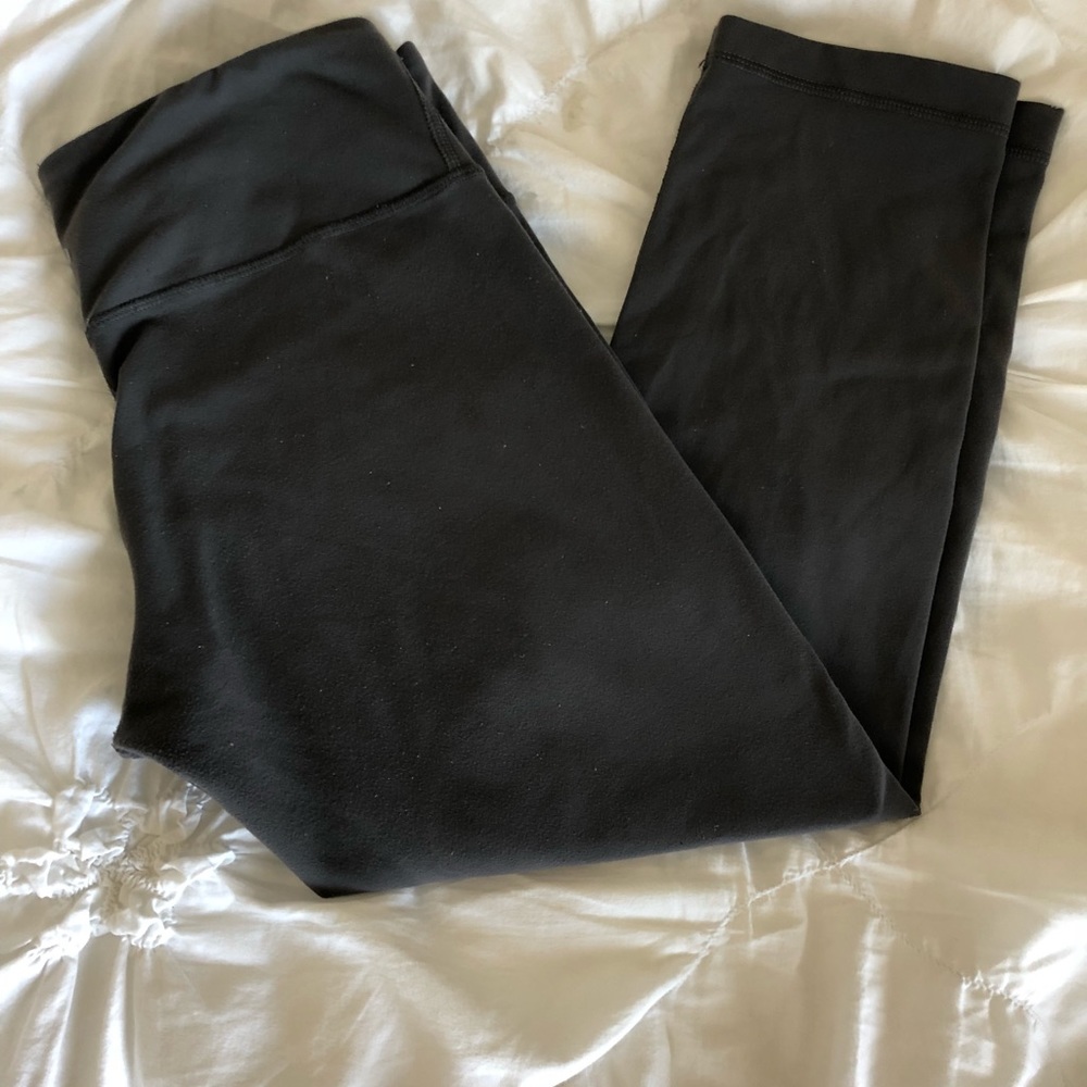 Lululemon - grey mid rise cropped legging - size 6